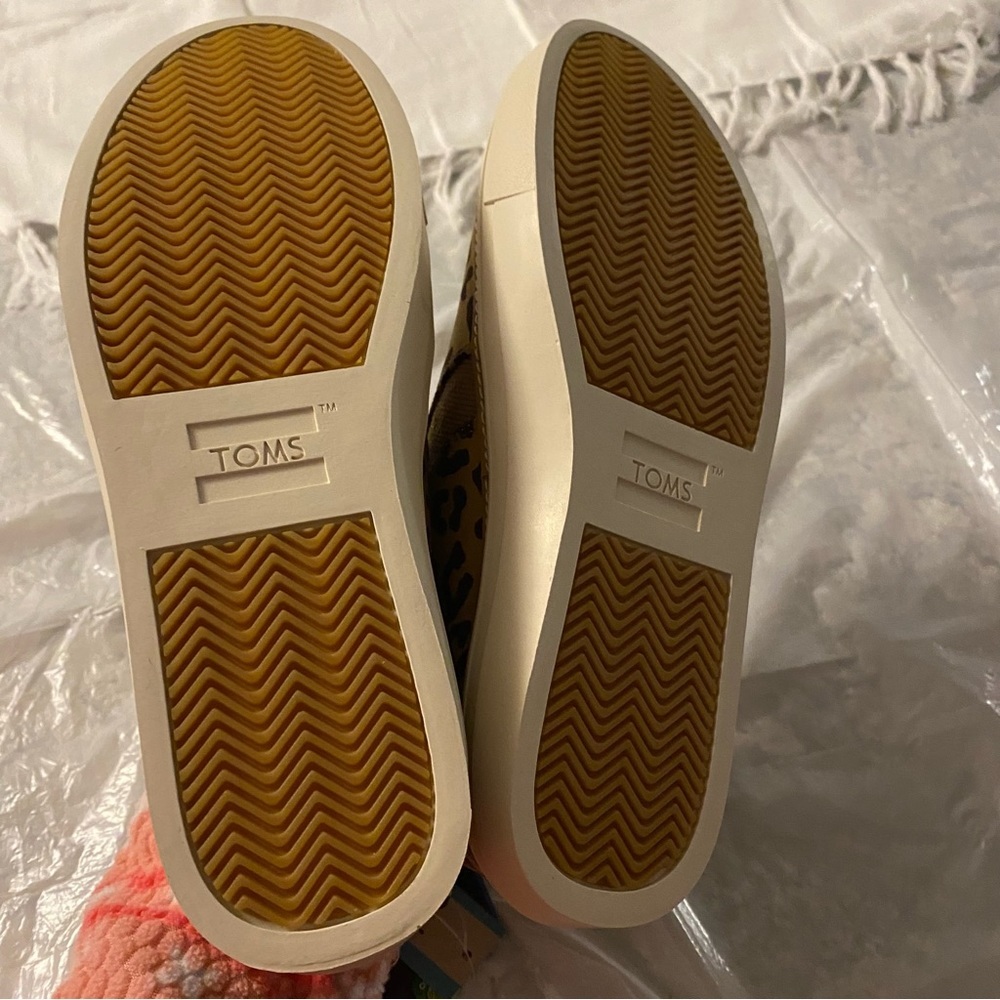 NWT Toms sneakers Bryce Doe Leopard print canvas New in Box SZ 8 - Picture 8 of 16